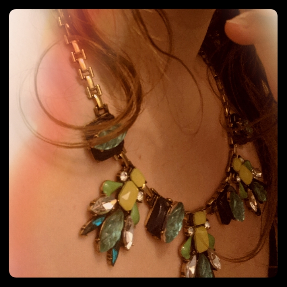 Green Bee La Jolie Muse earrings and necklace